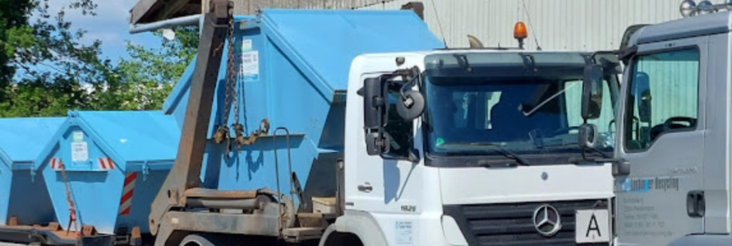 Unser Containerdienst steht für Zuverlässigkeit, Flexibilität und erstklassigen Service.